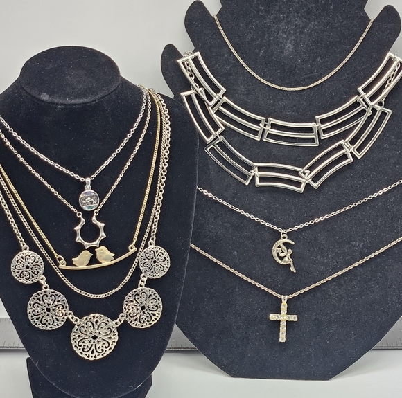 9 Silver Tone Necklaces Vintage to Modern Fashion Adjustable Layered Variety Mix - Picture 3 of 8